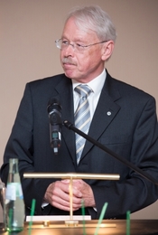 Prof. Inderfurth